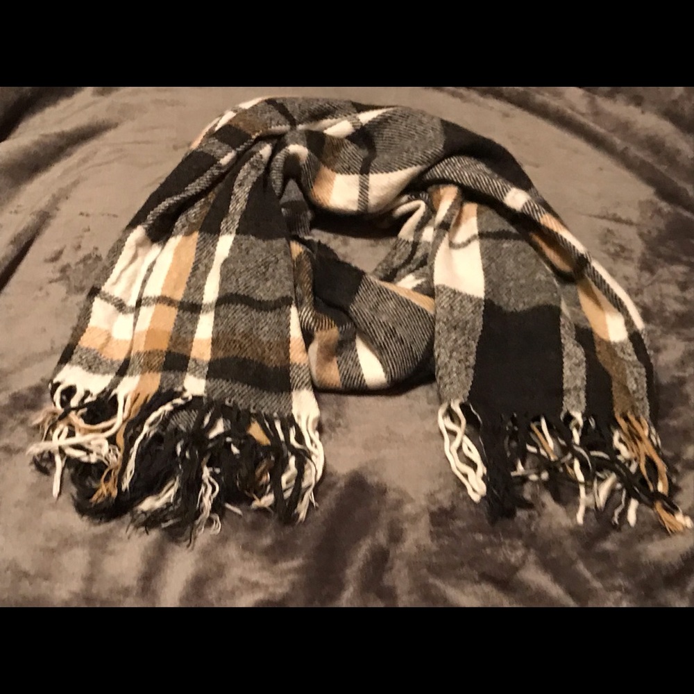 Scarf - Picture 3 of 4